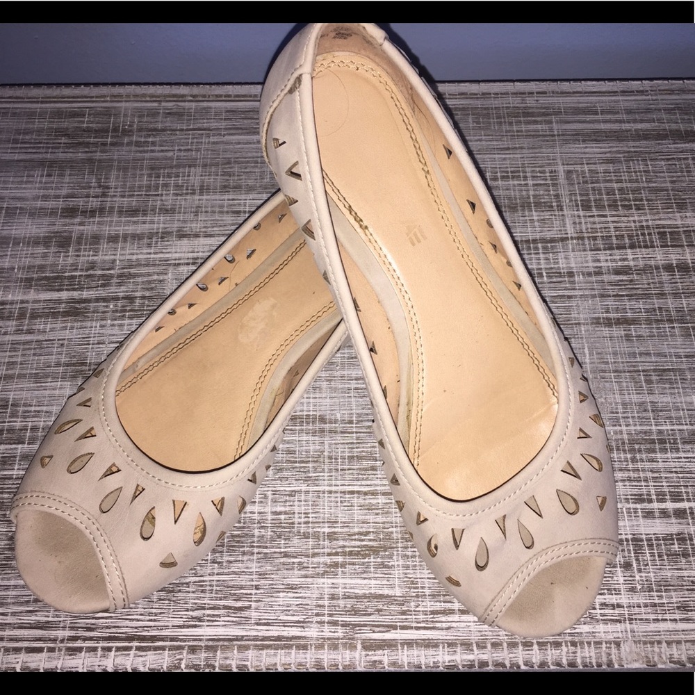 Laser Cut Peep Toe Flats Size 6 1/2W